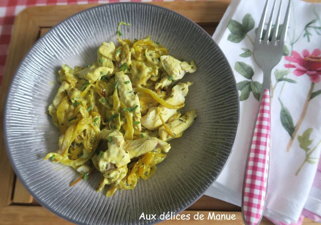 Emincés de dinde aux oignons et crème au curcuma
