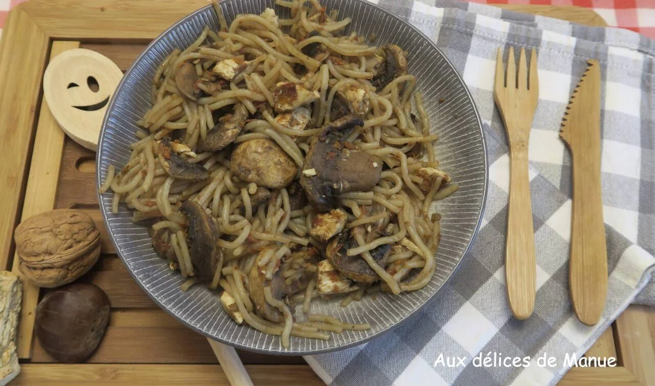 Konjac au poulet et champignons au curry rouge