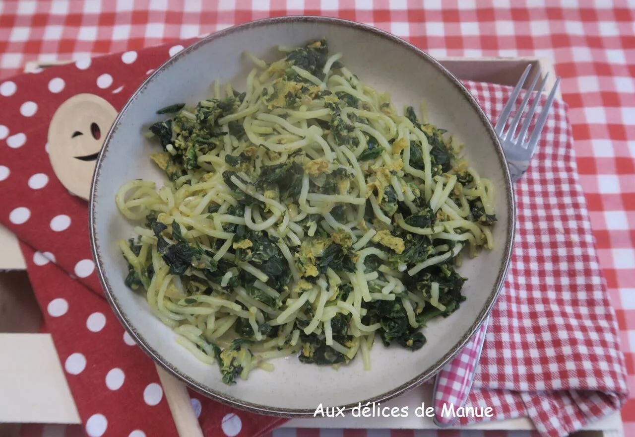 Konjac aux épinards à la crème et œuf battu