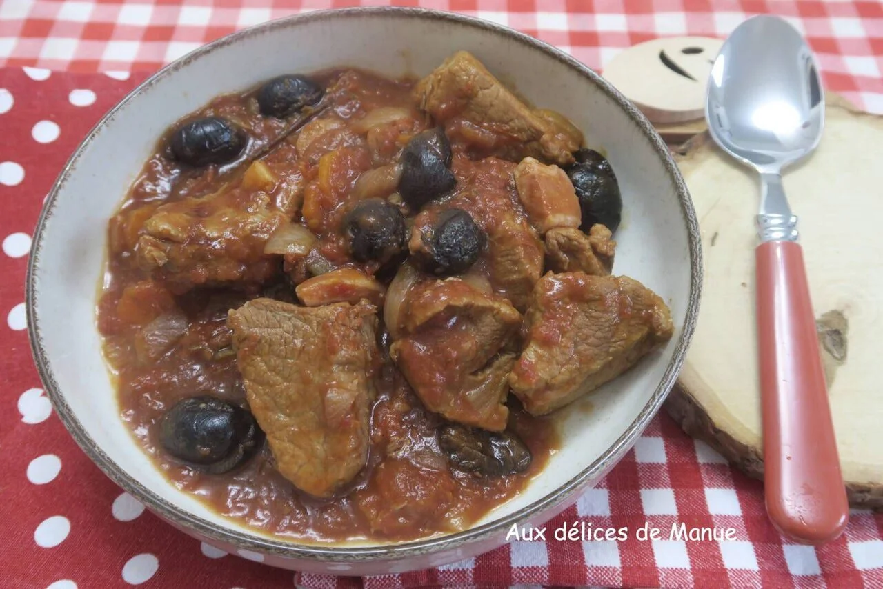 Sauté de veau aux olives et sauce tomate