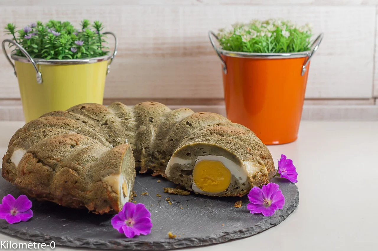 Couronne salée de Pâques aux oeufs et orties