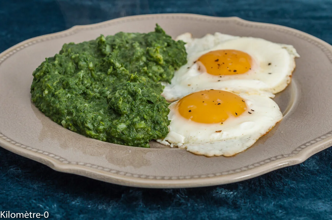 Oeufs sur le plat, épinards aux pommes de terre