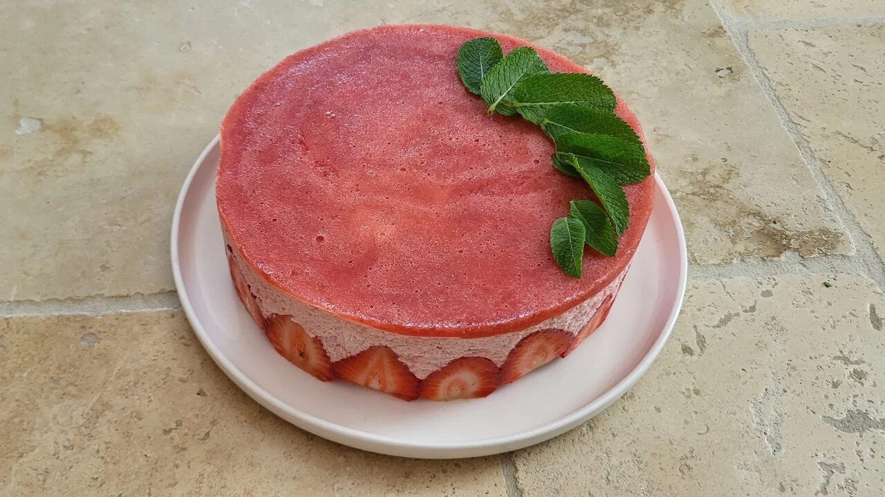 Bavarois à la fraise, biscuit à l'amande