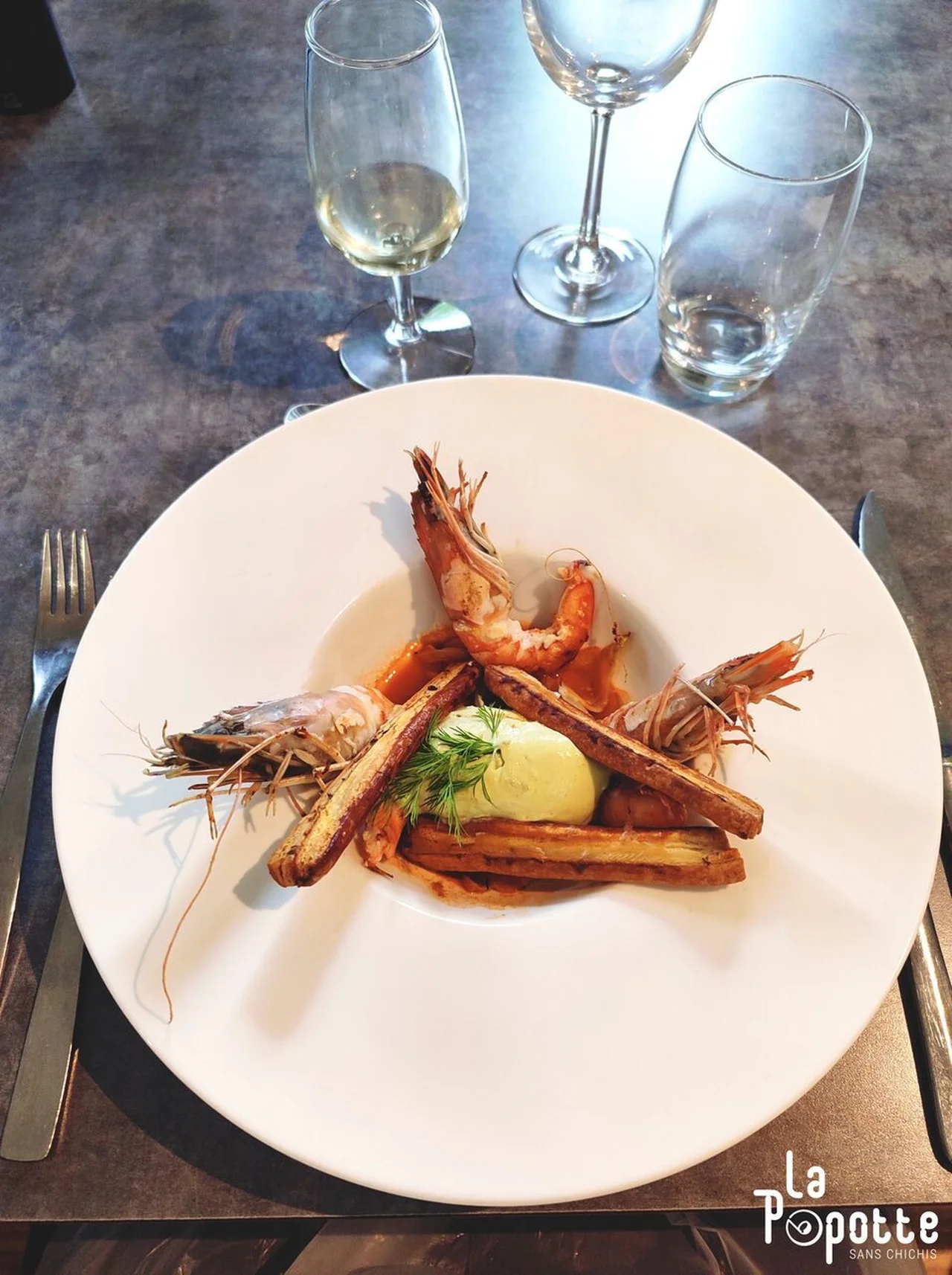 Bavaroise d'avocat, crevettes au fenouil