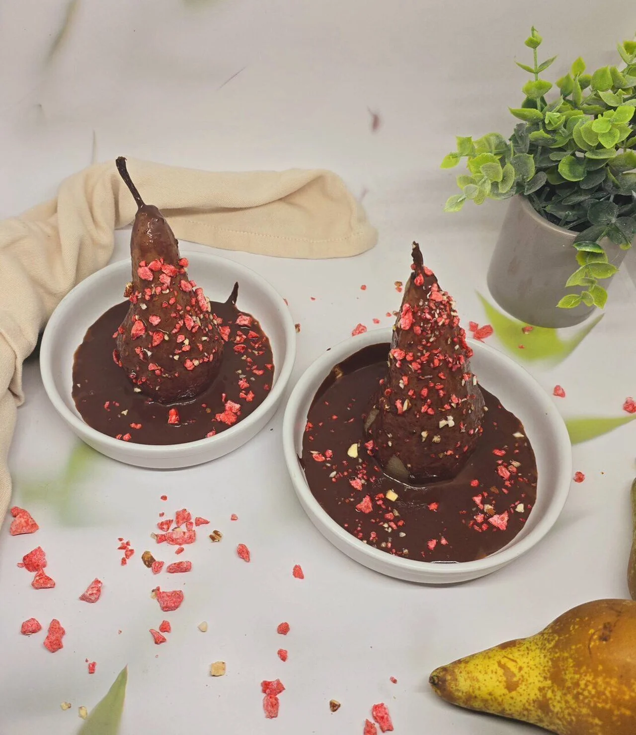 Poires Belle-Hélène aux pralines roses