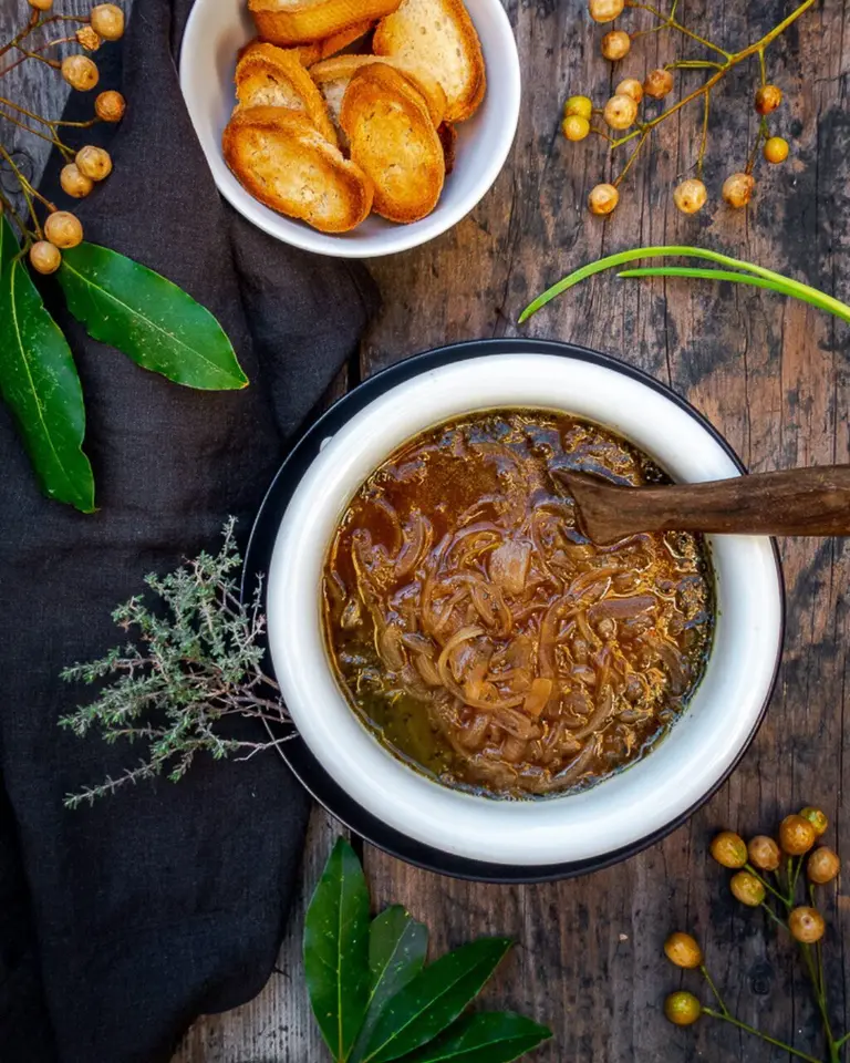 Soupe à l'oignon vegan