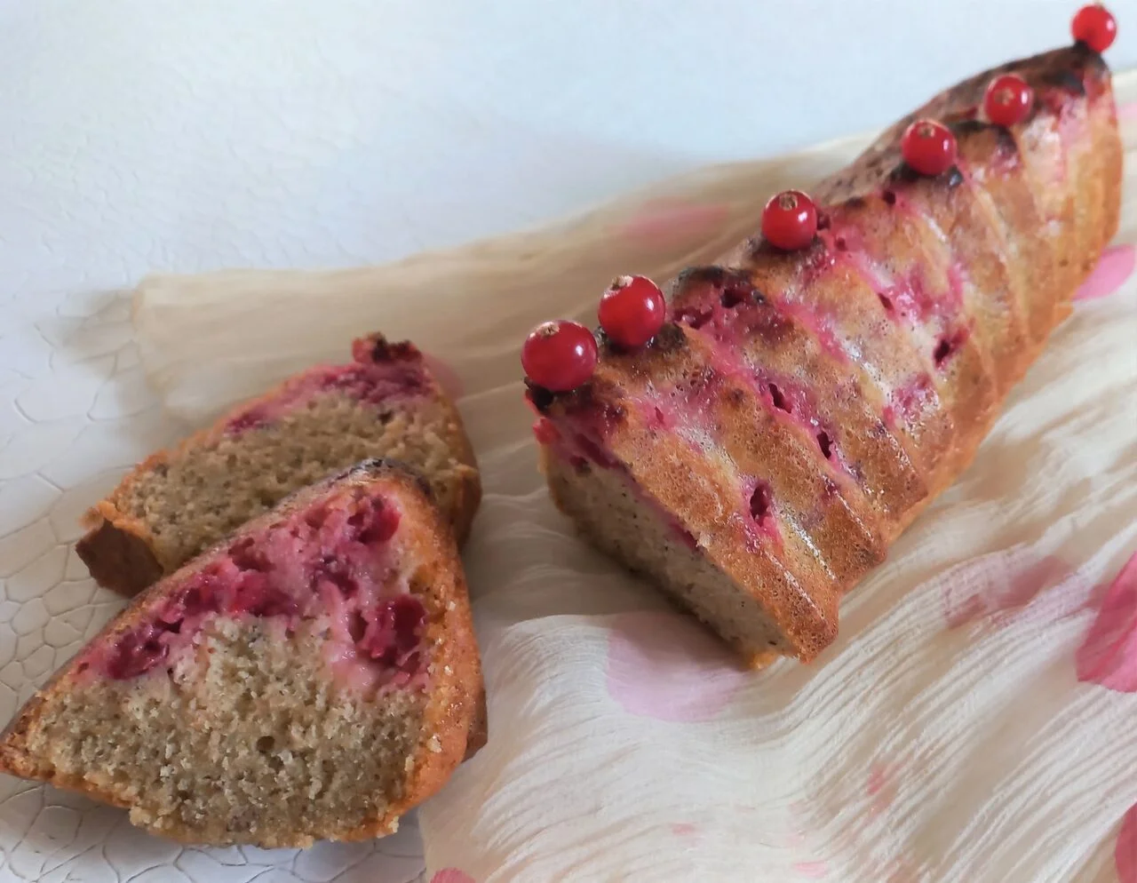 Cake aux groseilles et à l'amandin