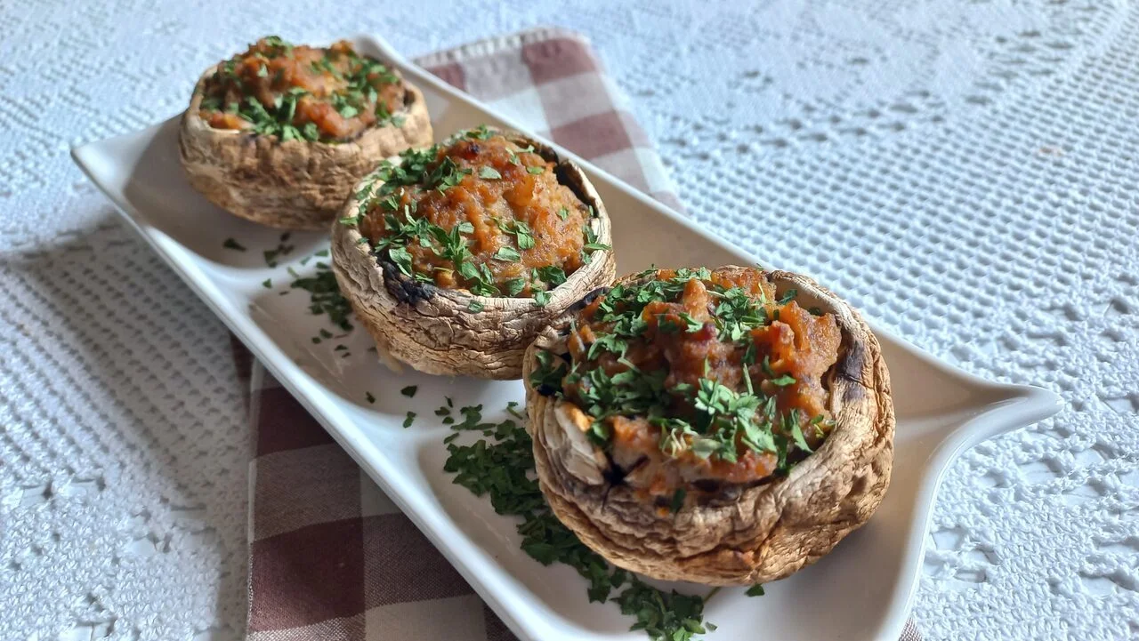 Champignons farcis à la chair à saucisse