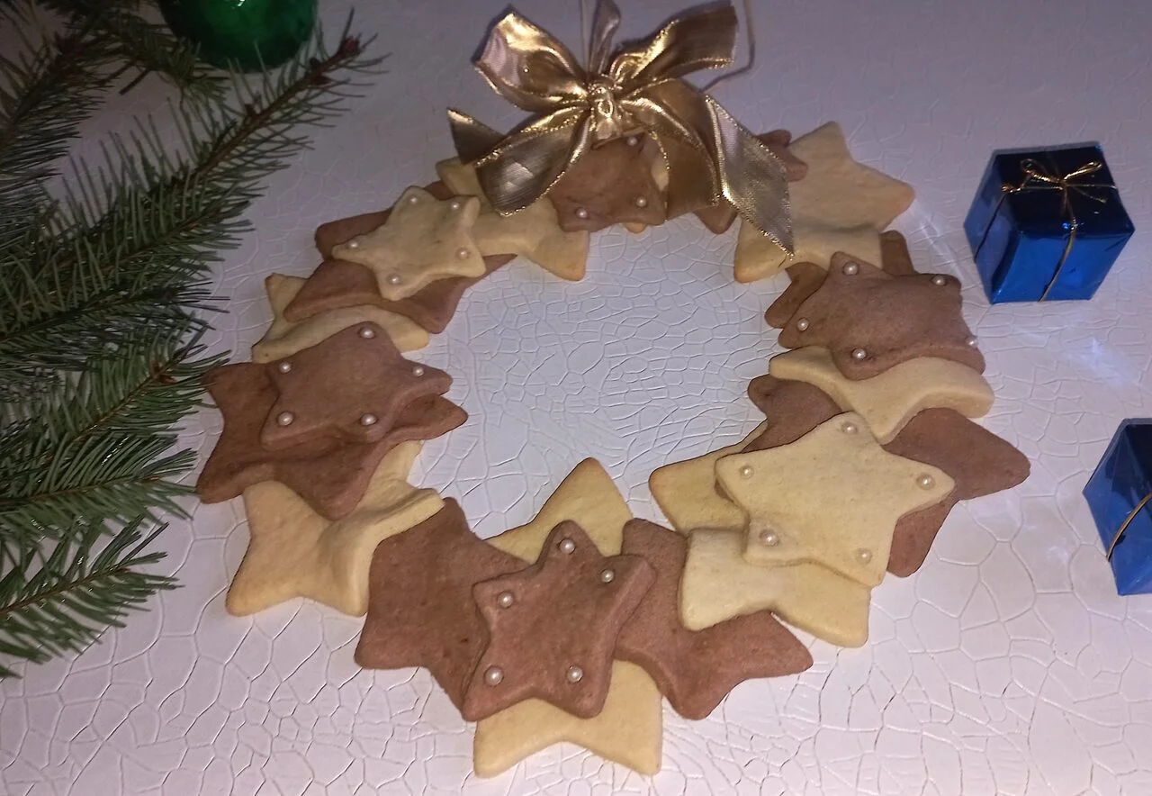 Couronne de Noël en sablés étoilés