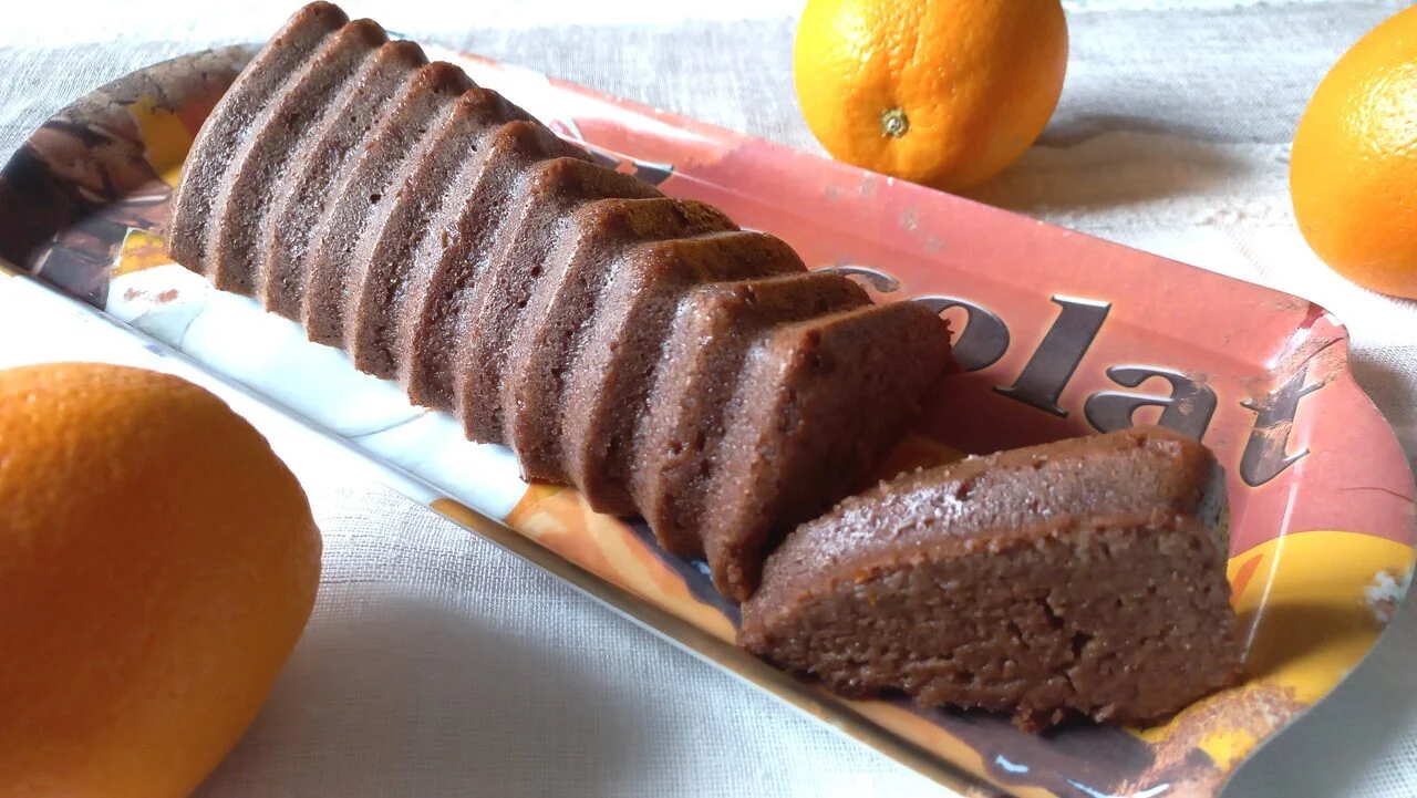 Gâteau de semoule au chocolat et à l'orange