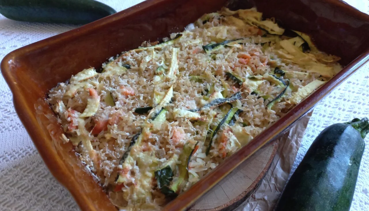Gratin de riz aux courgettes et au saumon fumé