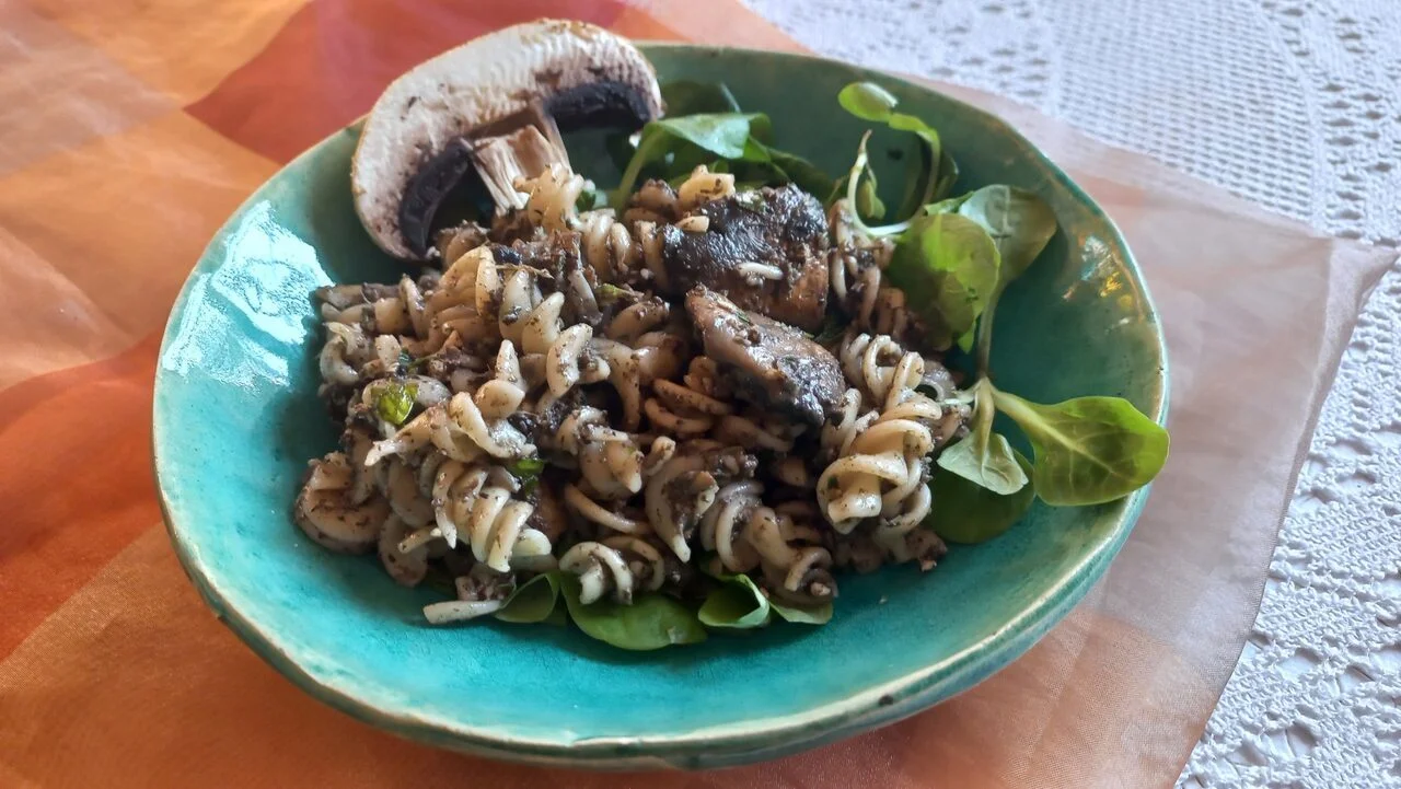 Pasta al pesto di funghi