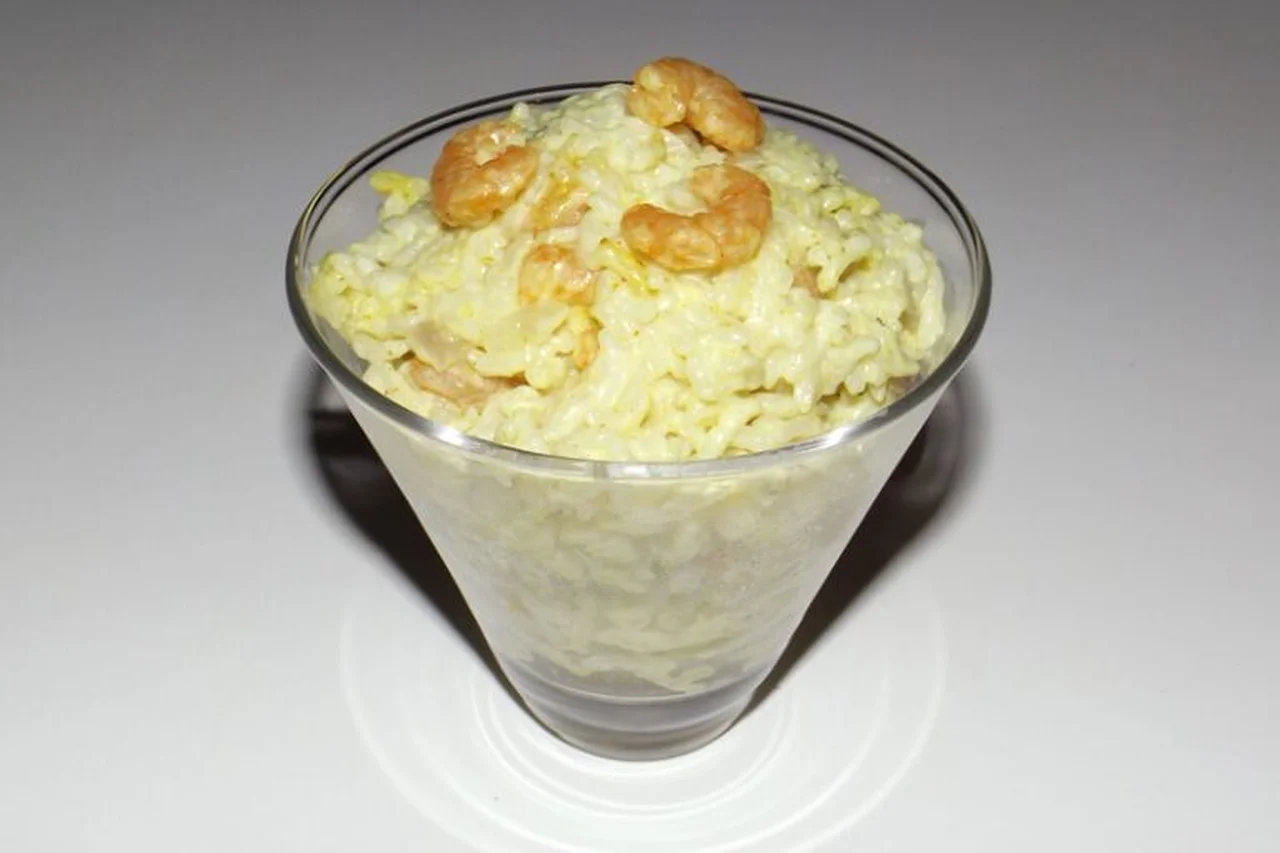 Riz aux crevettes, au curry et au lait de coco
