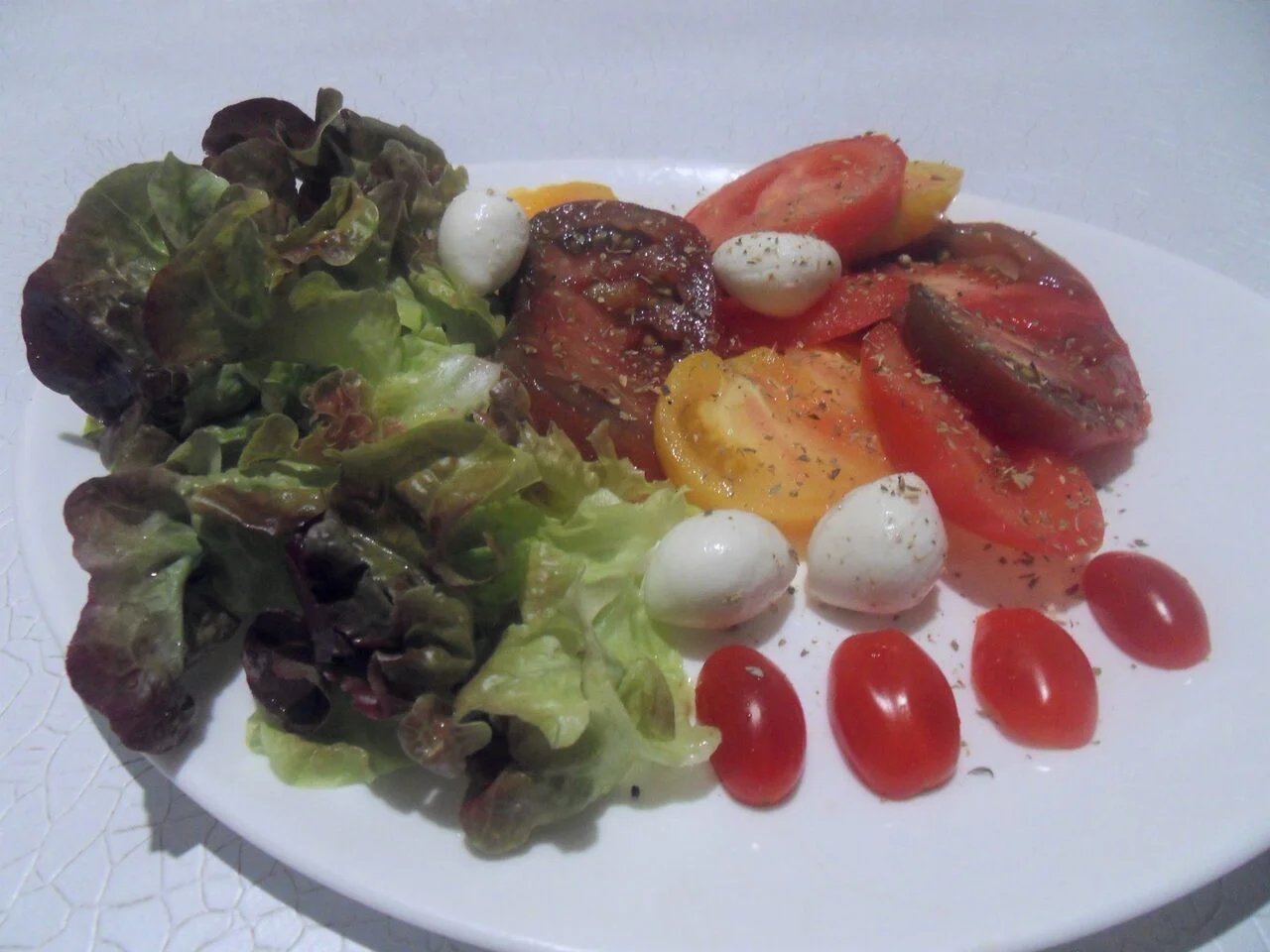 Salade colorée aux 3 tomates et à l'estragon
