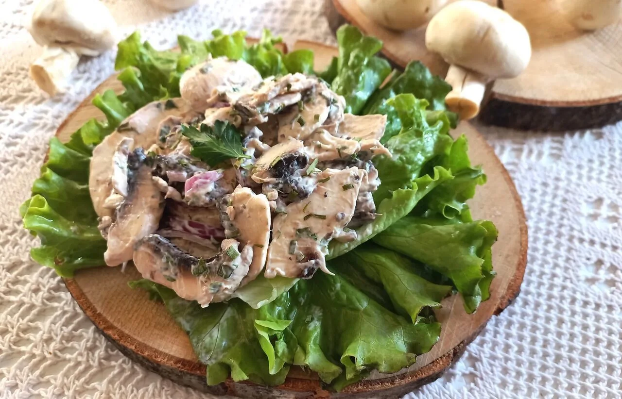 Salade de champignons crus à la mayonnaise