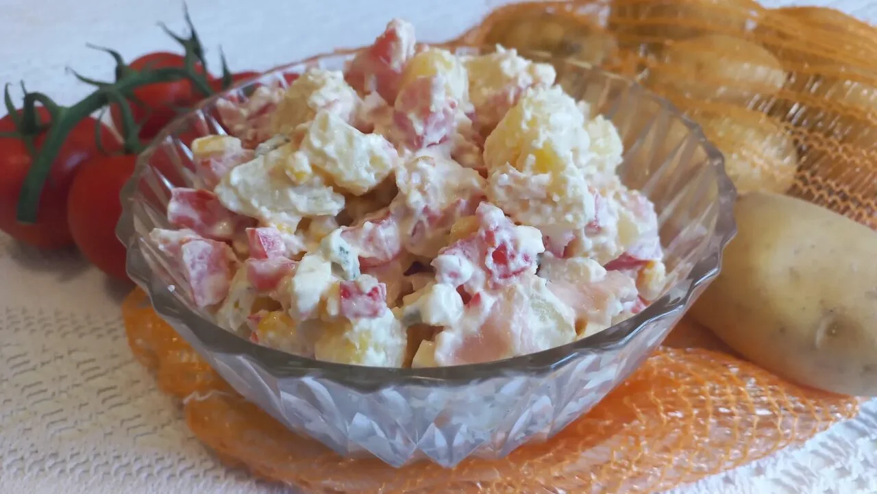 Salade de pommes de terre au bacon et sauce au skyr