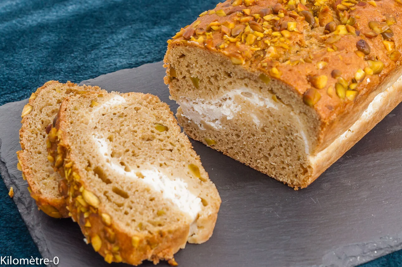 Cake au citron, aux pistaches et à la ricotta