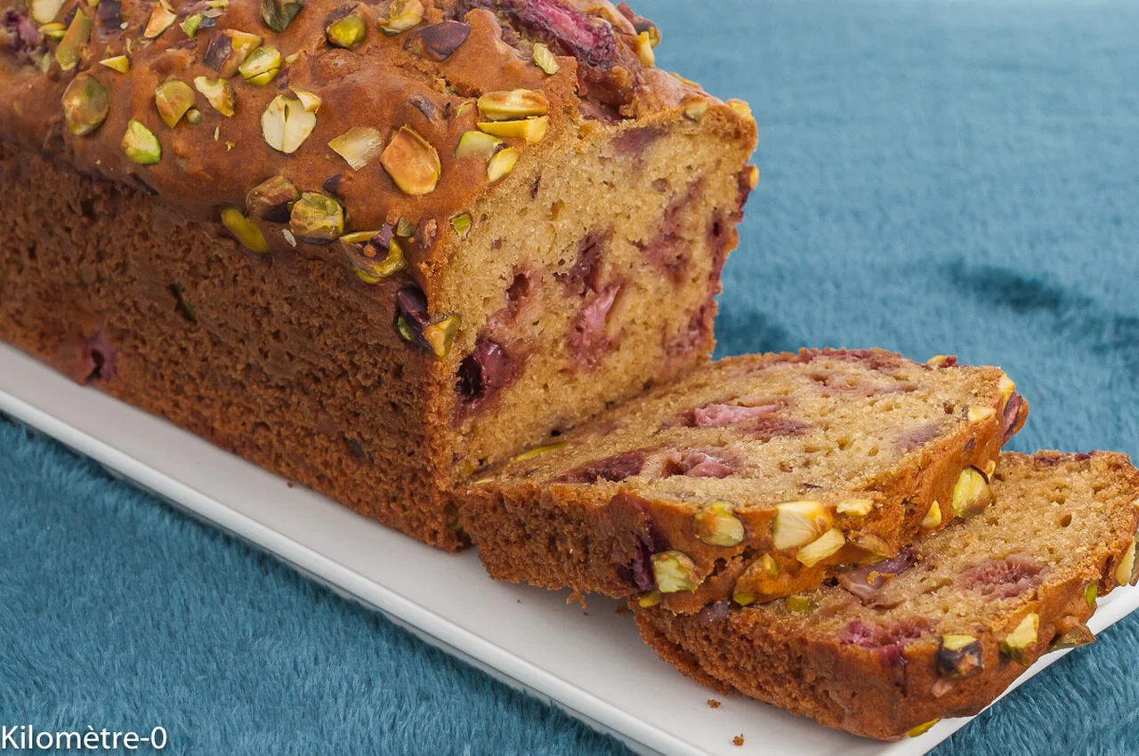 Cake aux fraises et aux pistaches