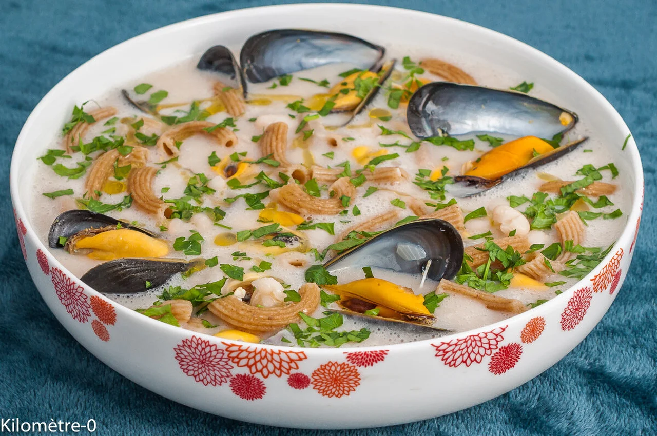 Pâtes aux haricots blancs et aux moules
