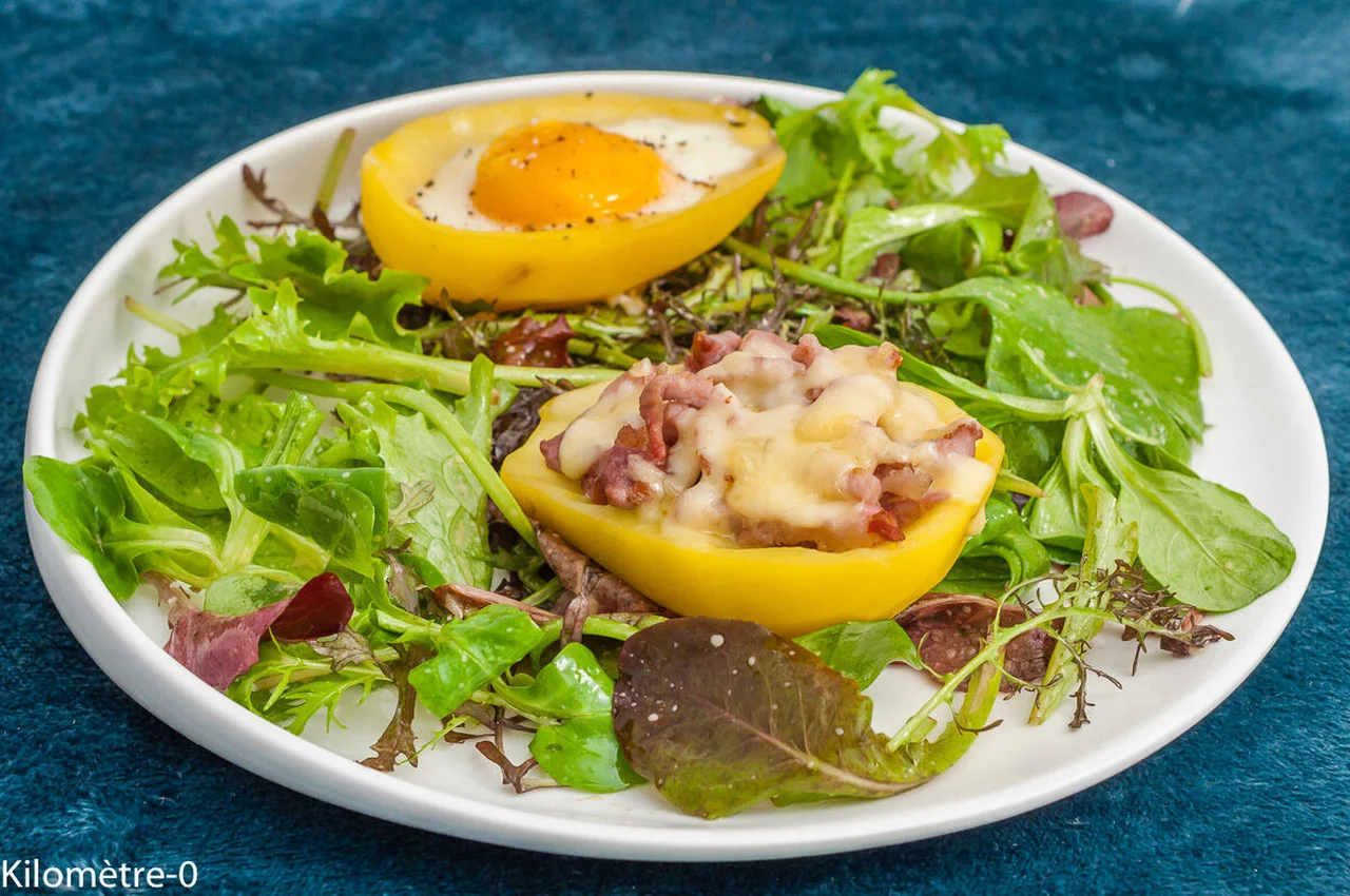 Pommes de terre farcies aux œufs et aux lardons