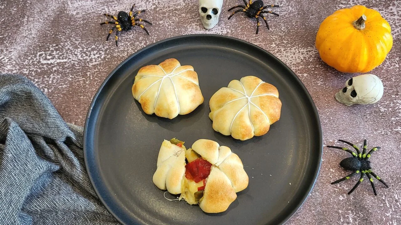 Mini pizza citrouille d'halloween
