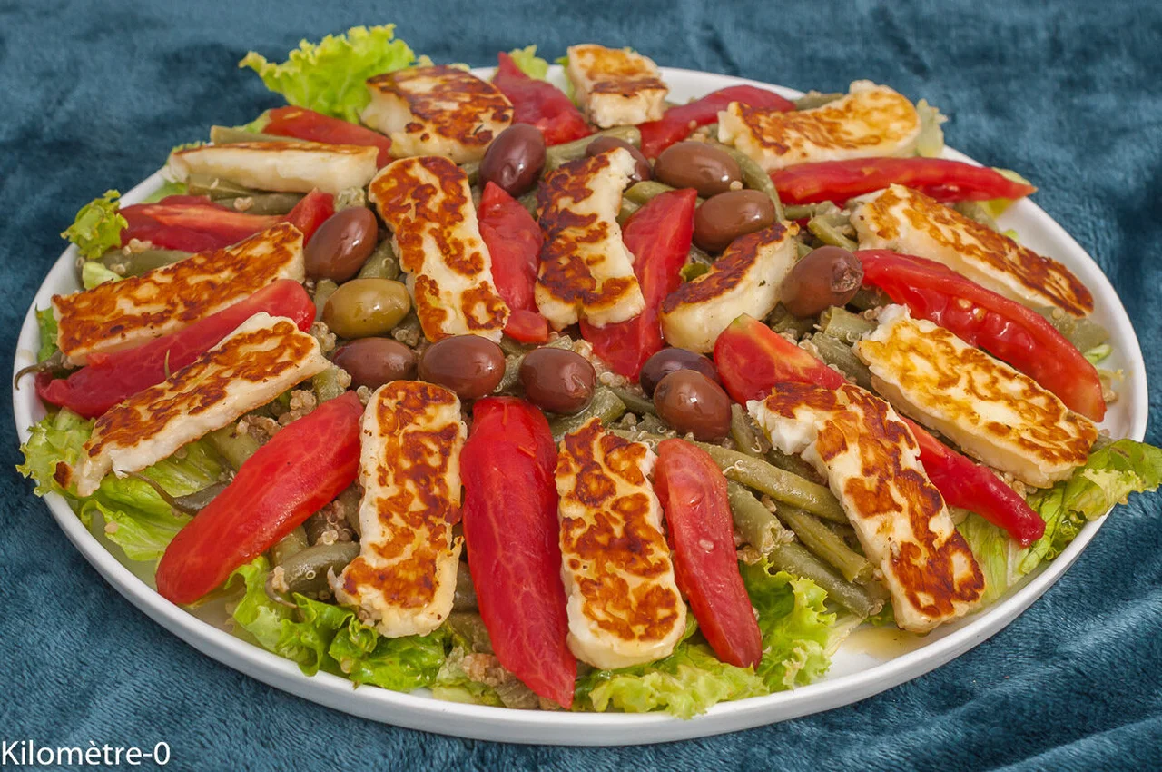 Salade de quinoa, haricots verts et halloumi