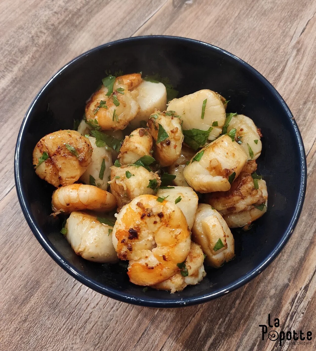 Cassolette crevettes et saint-jacques au pastis