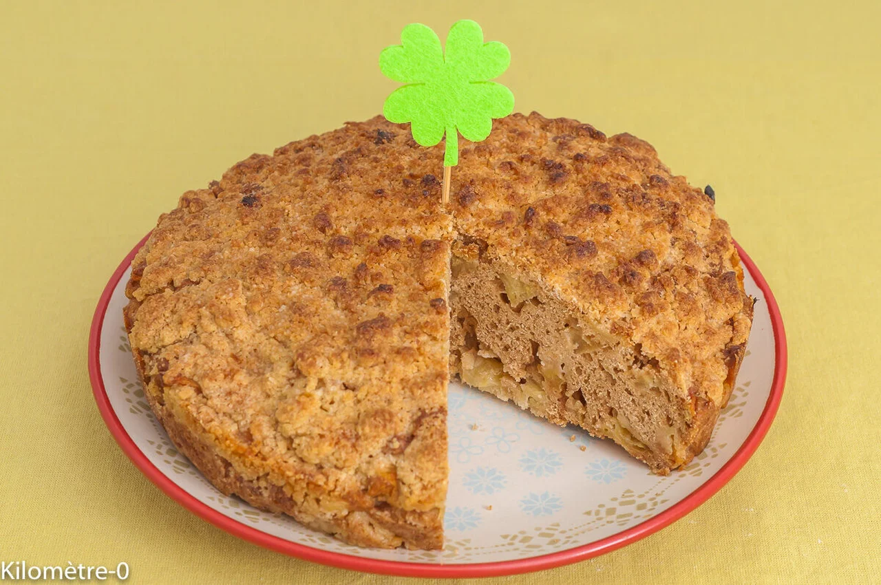 Apple crumble cake