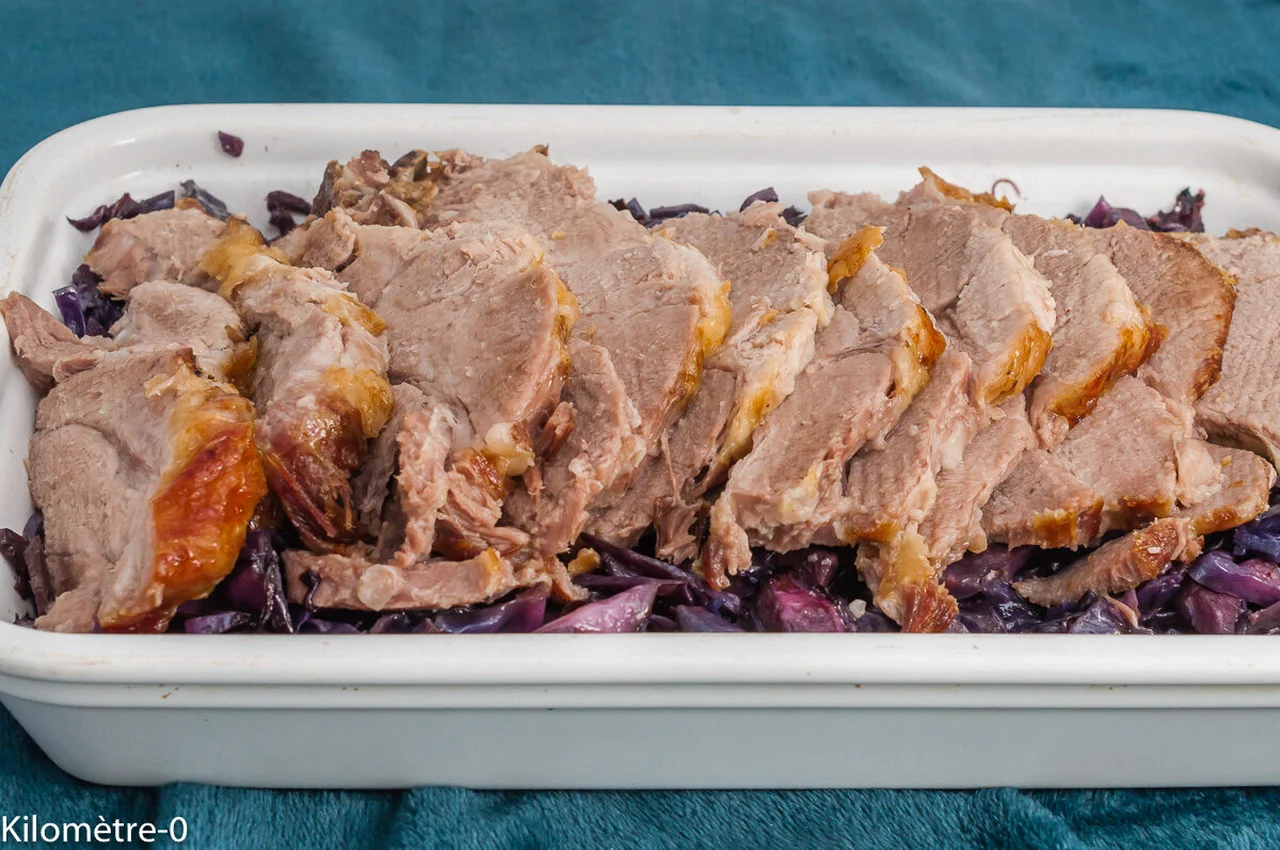 Échine de porc au four, chou rouge poêlé