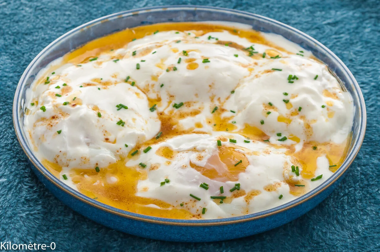 Le çilbir, oeufs pochés au yaourt