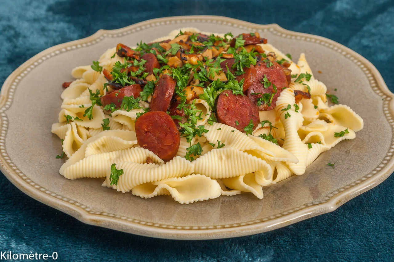 Pâtes au chorizo et champignons coulemelles