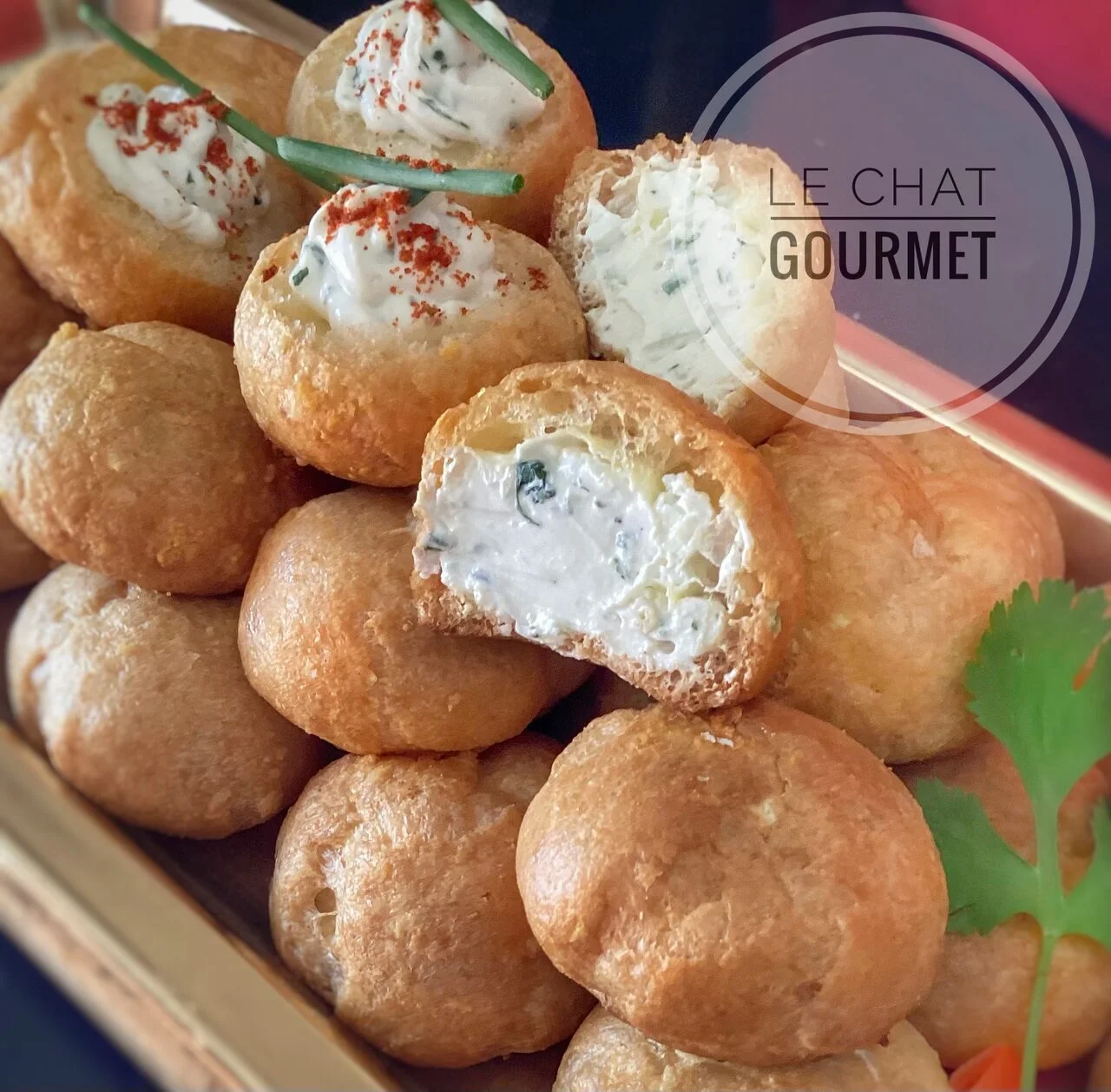 Petits choux apéritifs au chèvre et fines herbes