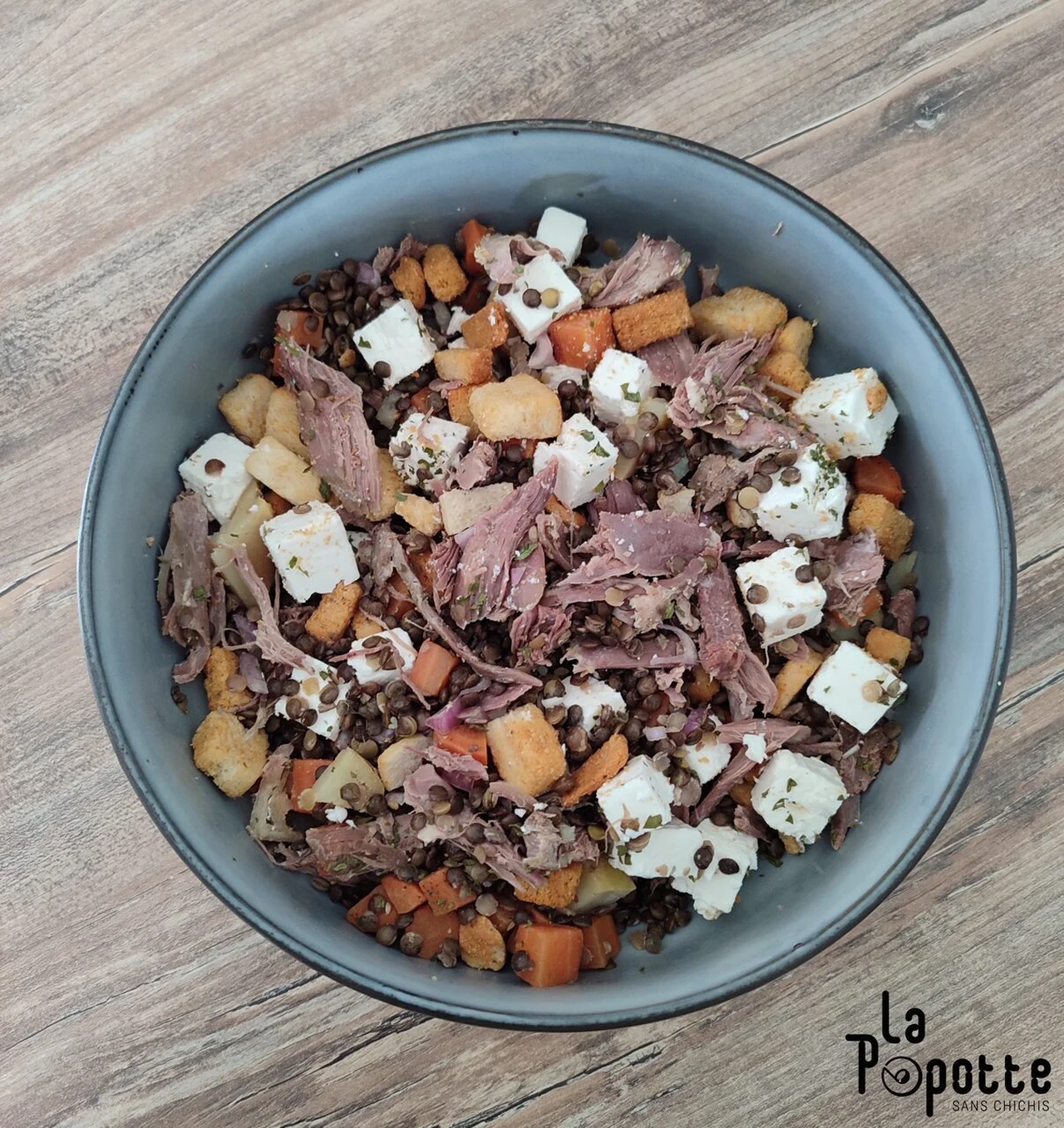 Salade lentilles, carottes, confit de canard