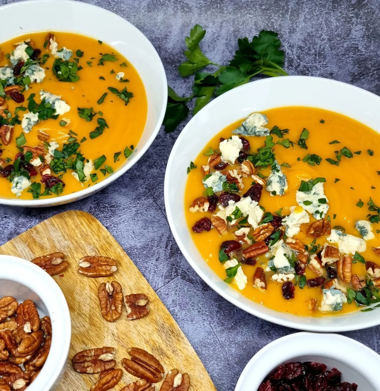 Velouté de patates douces aux noix de pécan et au bleu
