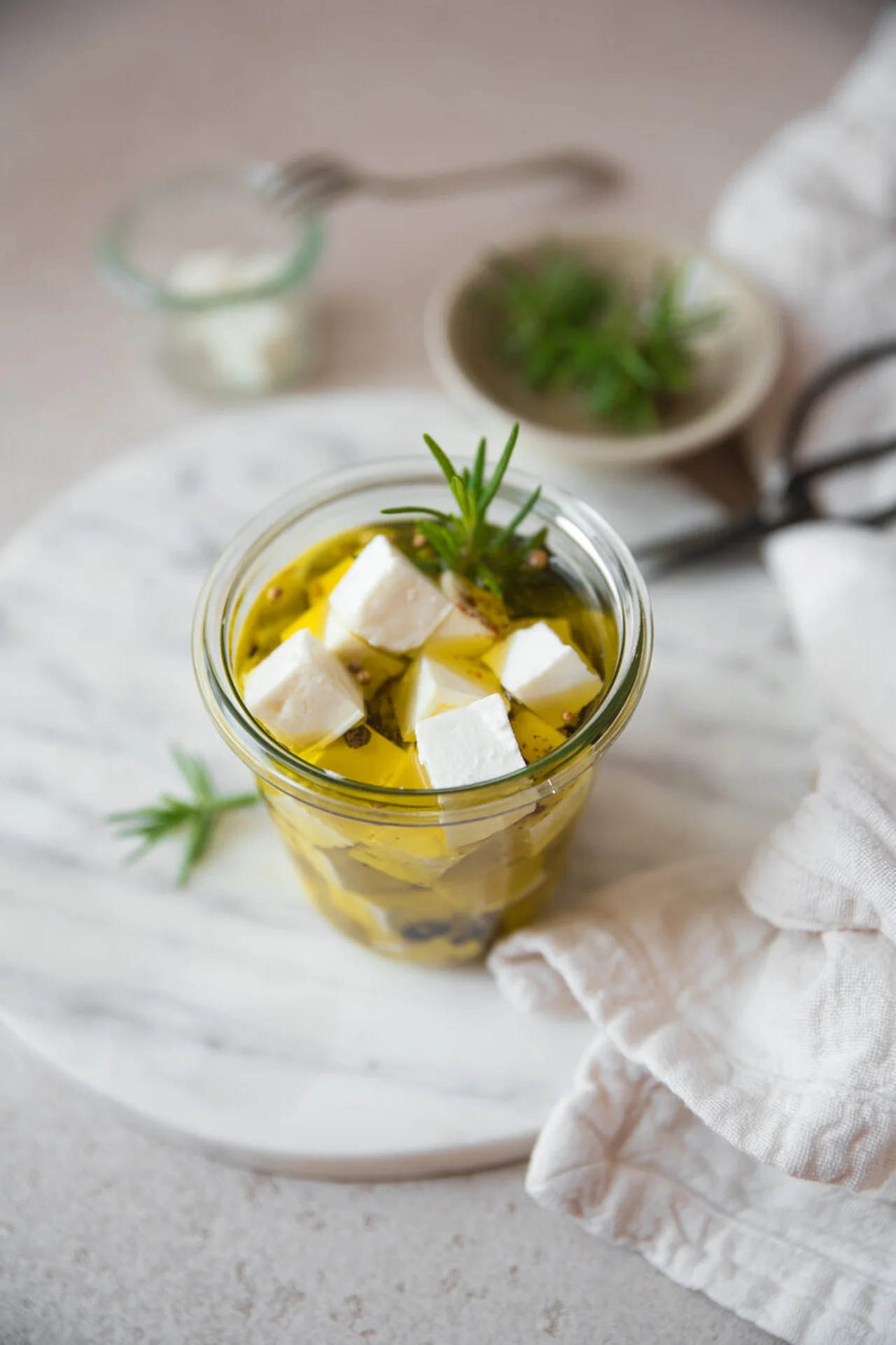 Feta marinée au romarin et huile d'olive