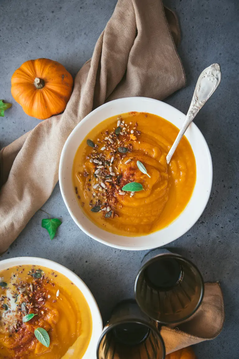 Soupe lentilles corail et butternut au lait de coco