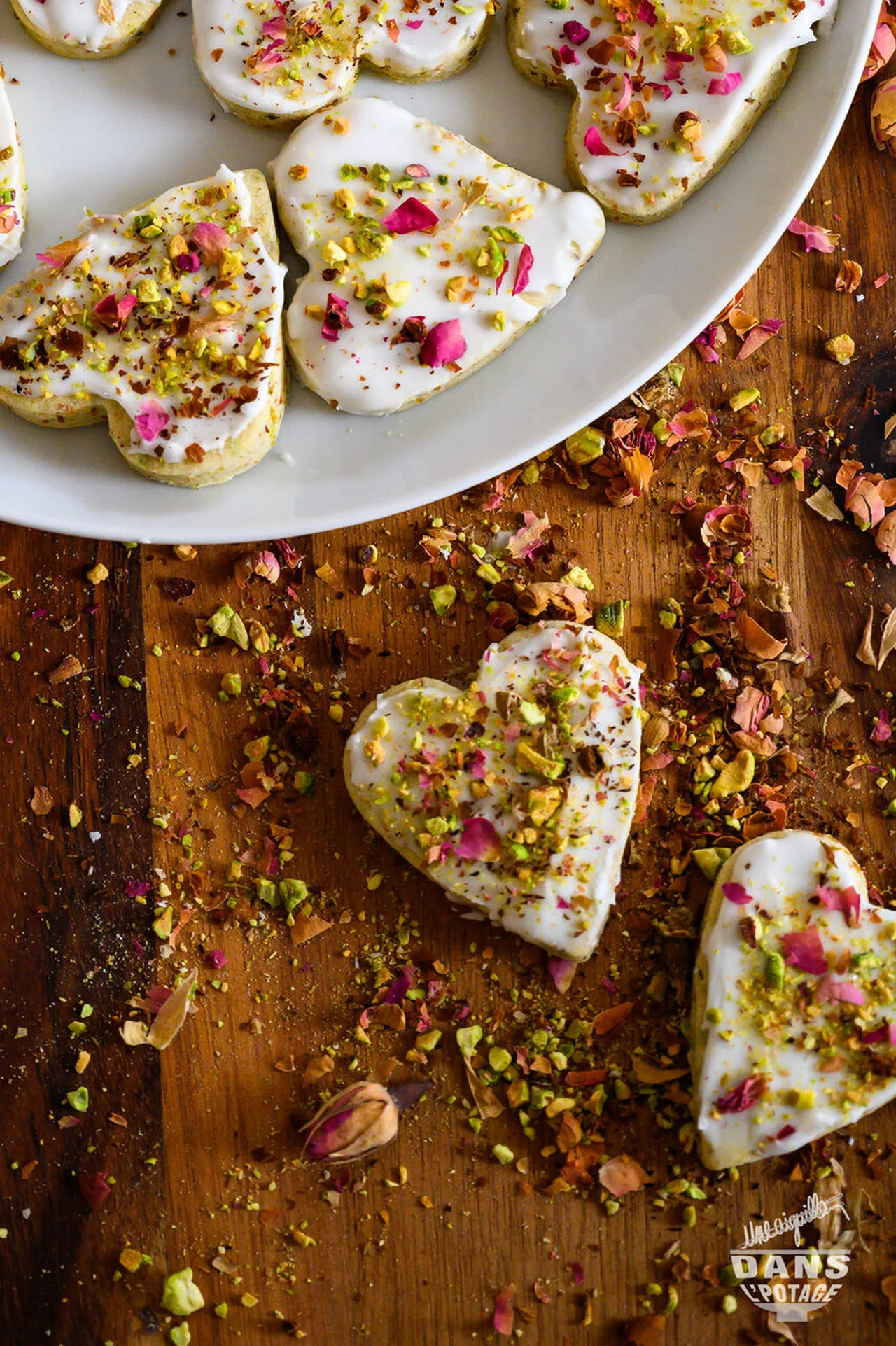 Biscuits sablés à la pistache et rose