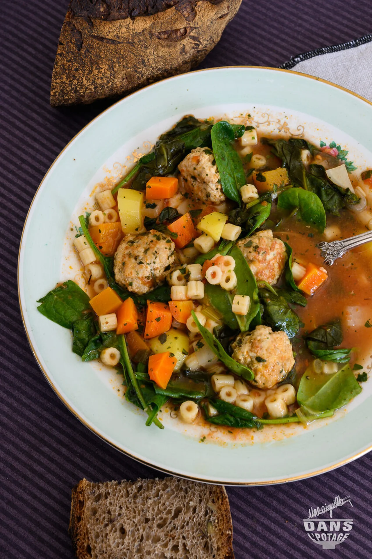 Minestrone boulettes de veau, épinard et pâtes