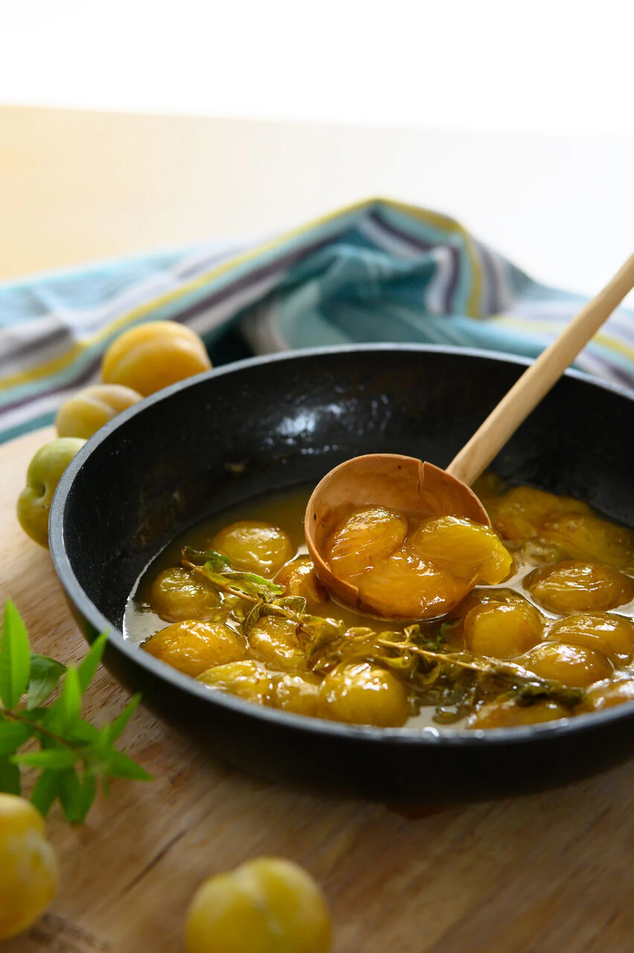 Poêlée de prunes à la verveine