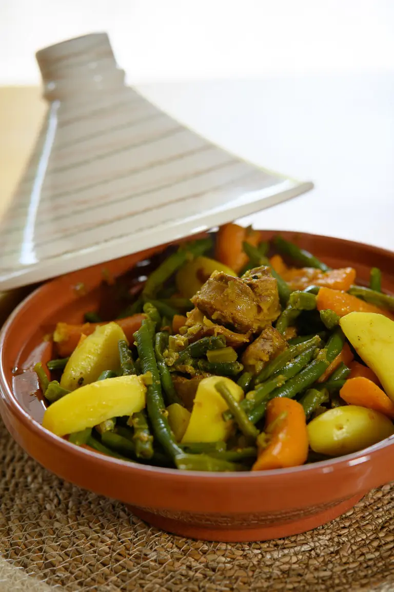 Tajine d'agneau aux haricots verts et pommes de terre