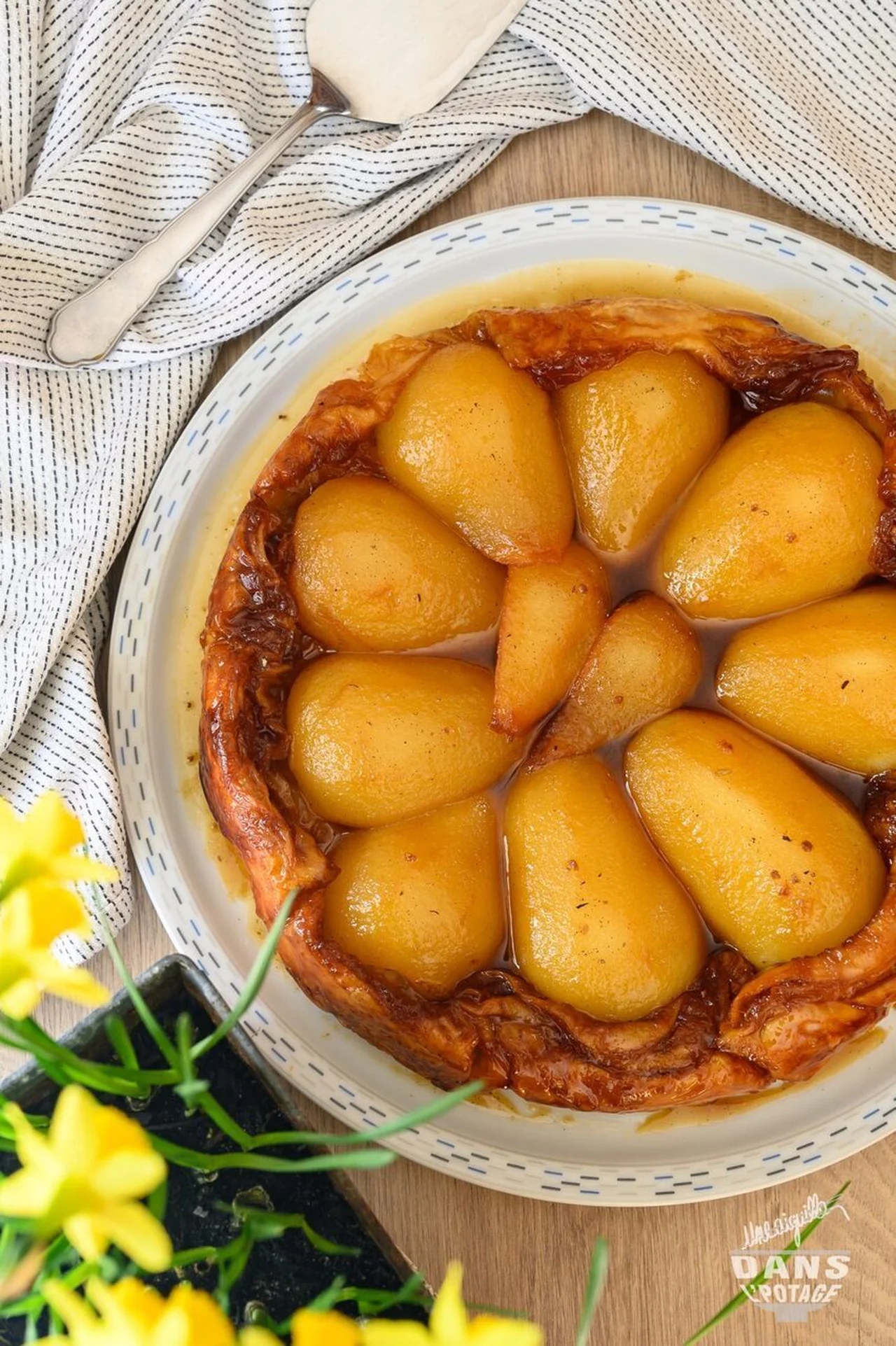 Tarte Tatin aux poires, vanille et cardamome