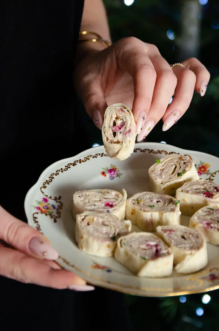 Wraps apéro saumon fumé, fromage frais et grenade
