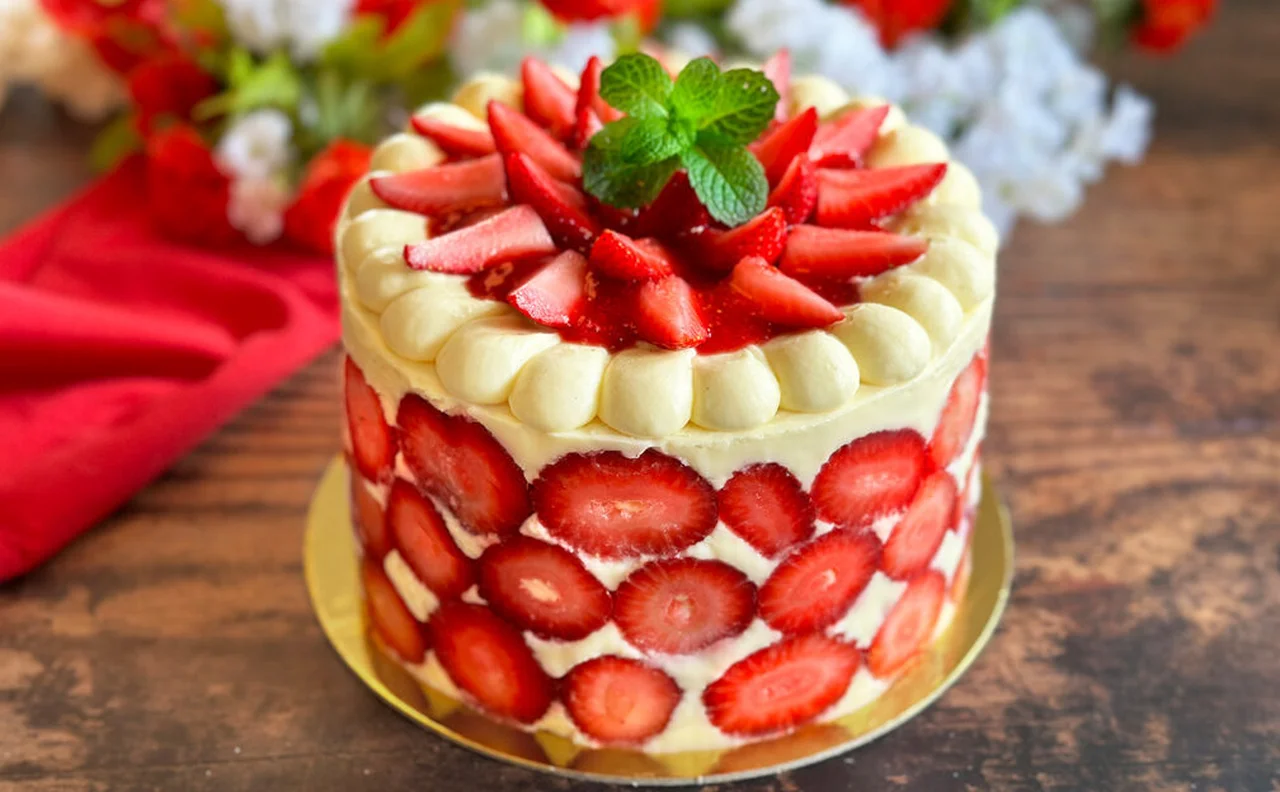 Fraisier au gâteau de Savoie
