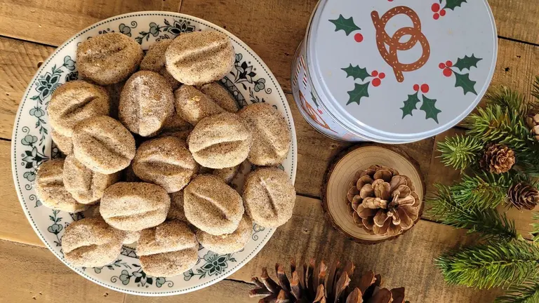 Café Kipferl : biscuit sablé amande et café
