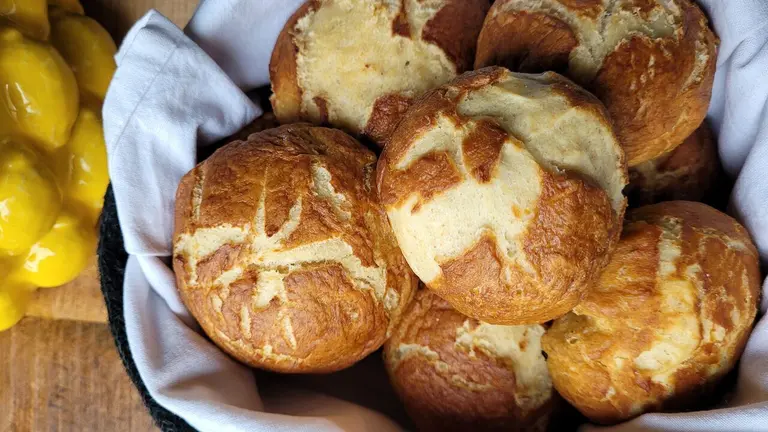 Petits pains bretzel