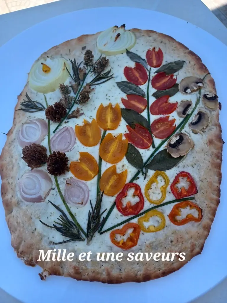Pizza sous forme de cadre fleuri
