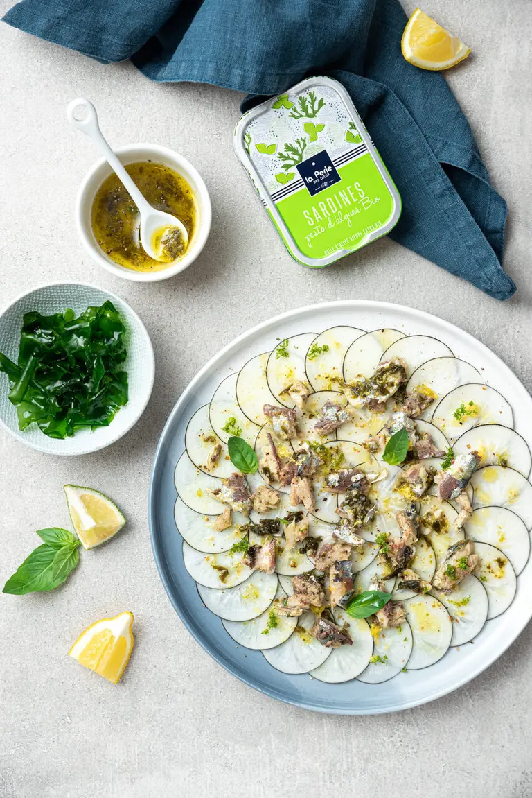 Carpaccio de radis noir et sardines
