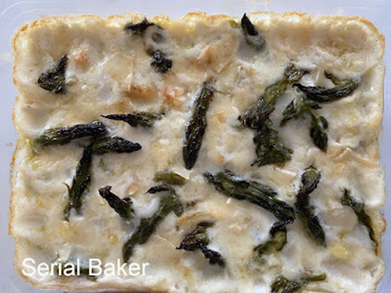 Gratin d'asperges vertes à la béchamel