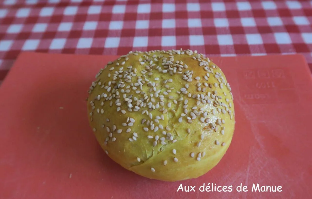 Buns à la farine de maïs et curcuma