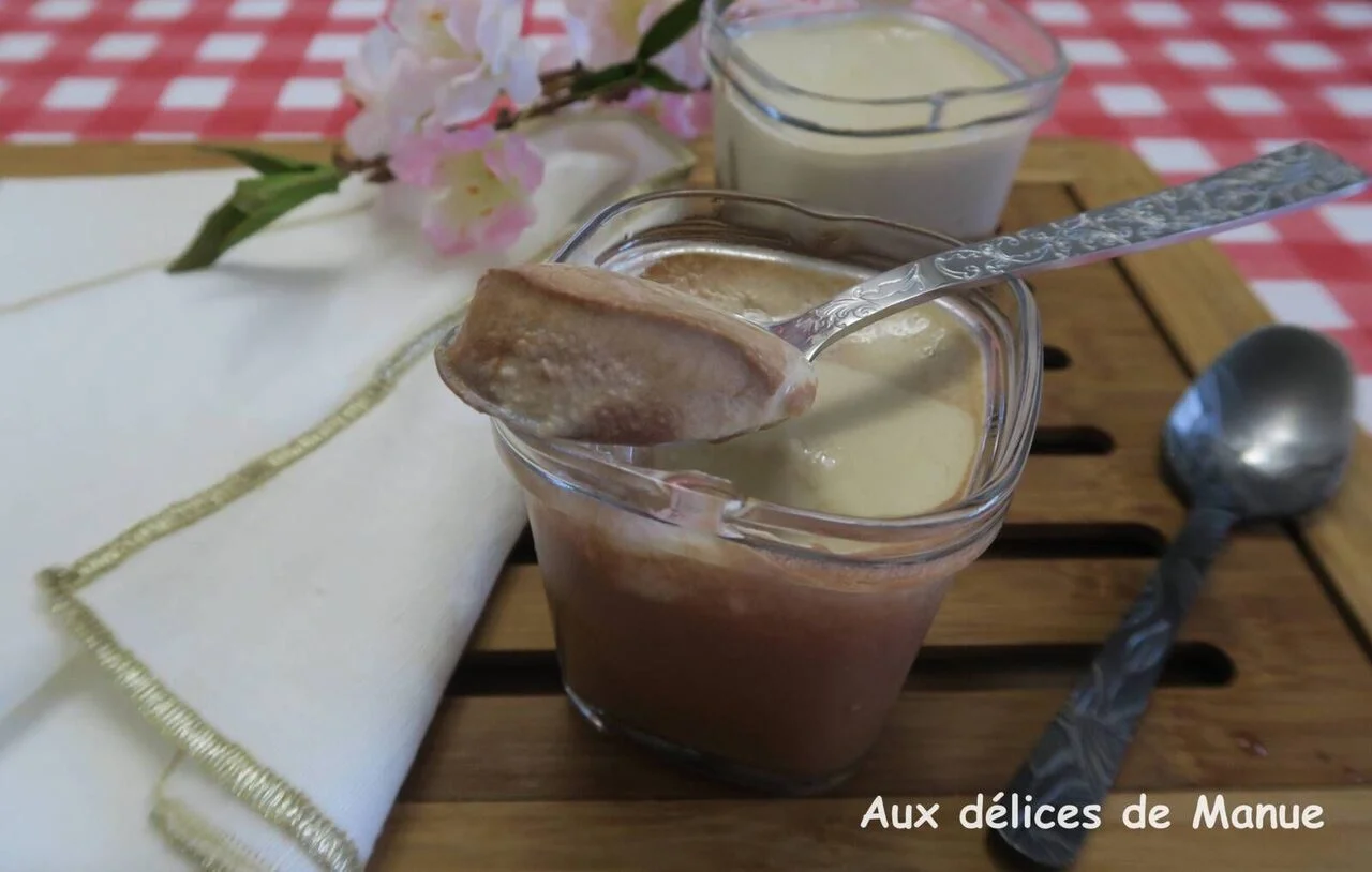 Crèmes noix de coco au coulis de chocolat